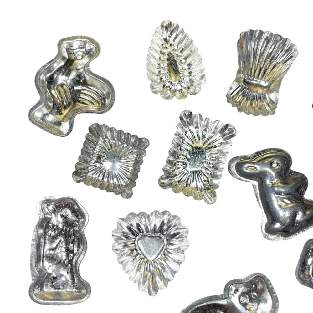 13 Vintage Czech Small‎ Tartlett Chocolate Candy Tart Shells Baking Soap Moulds